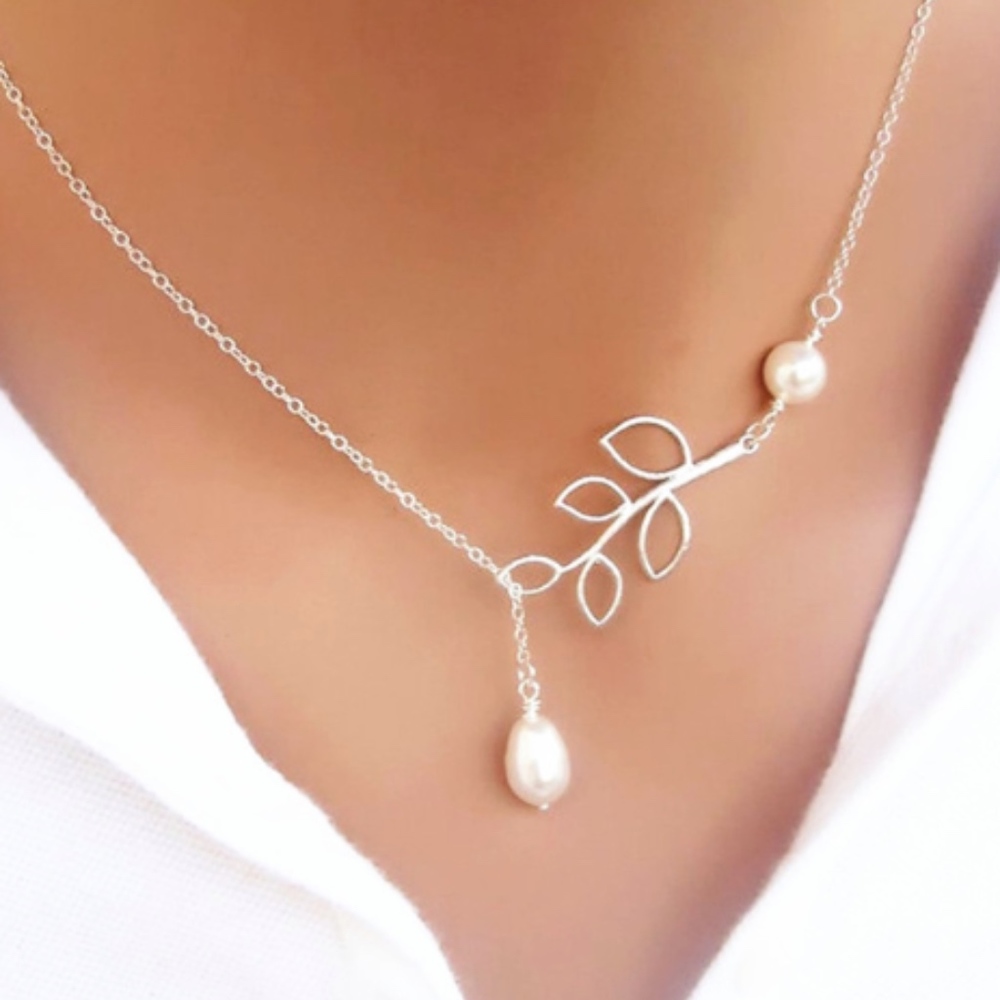 FASHION NECKLACE